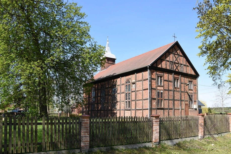 Kościół poewangelicki w Borętach