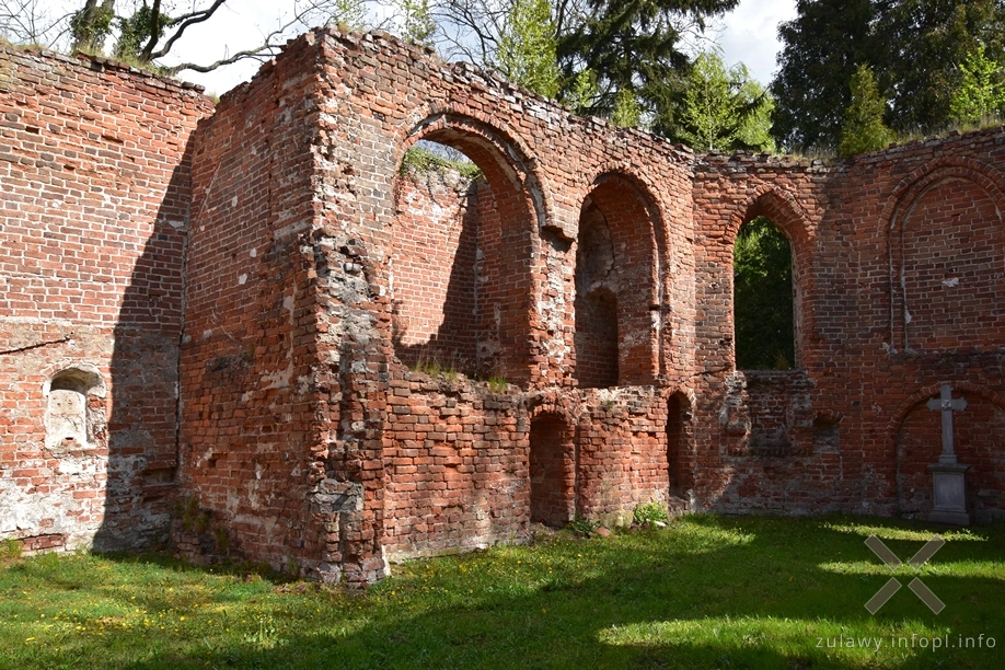 Ruina kościoła w Borętach