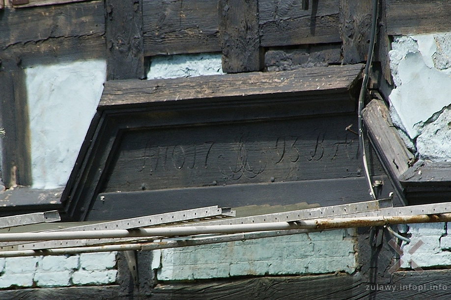 Detal domu podcieniowego w Myszewku