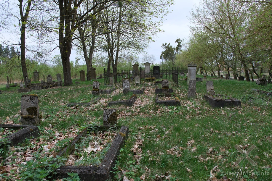 Cmentarz w Barcicach