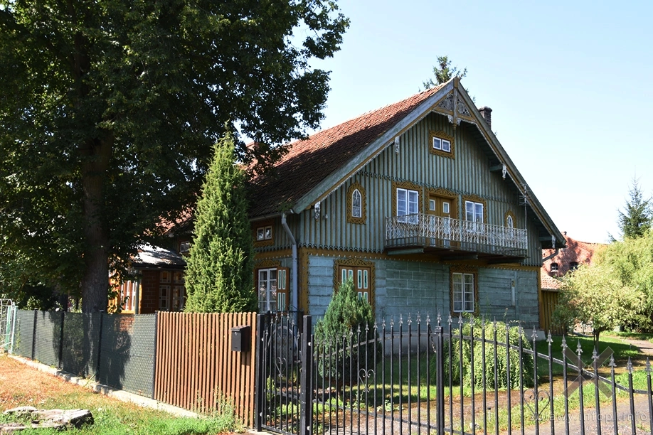 Bogato zdobiony dom w Pręgowie Żuławskim