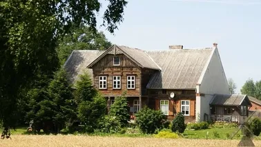 Dom podcieniowy w Przemysławiu z XIX w.