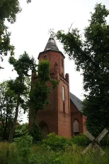 Gotycki kościół pw. śś. Szymona i Judy Tadeusza w Gnojewie