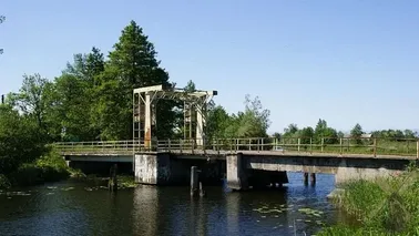Drogowy most zwodzony na Tudze zbudowany po 1936 r.