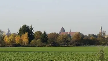 od lewej: Słodownia, kolegiata, ołówek