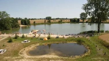 Plaża i jezioro w Gnojewie