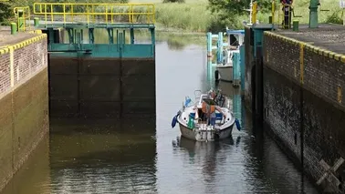 Stopień wodny Rakowiec- śluza komorowa.