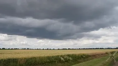 Zbierają się chmury nad Żuławami.