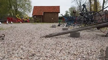 Skansen maszyn rolniczych w Mokrym Dworze.