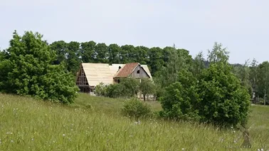 Dom podcieniowy przy wale w Mikoszewie