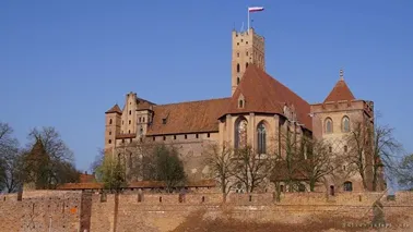 Wschodnia część zamku z kościołem zamkowym pw. NMP