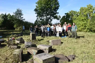 Porządki na cmentarzu ewangelickim w Lichnowach