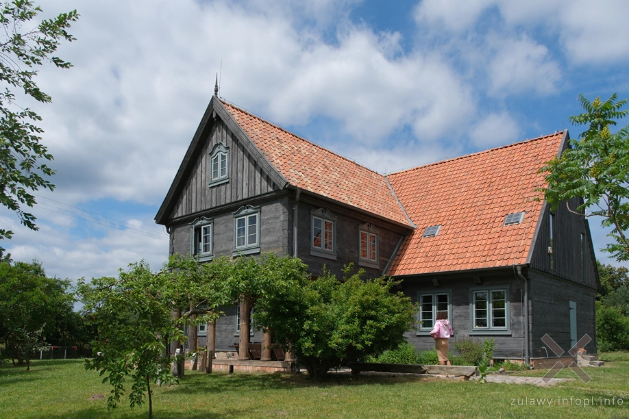 Dom podcieniowy w Mikoszewie Dom podcieniowy w Mikoszewie