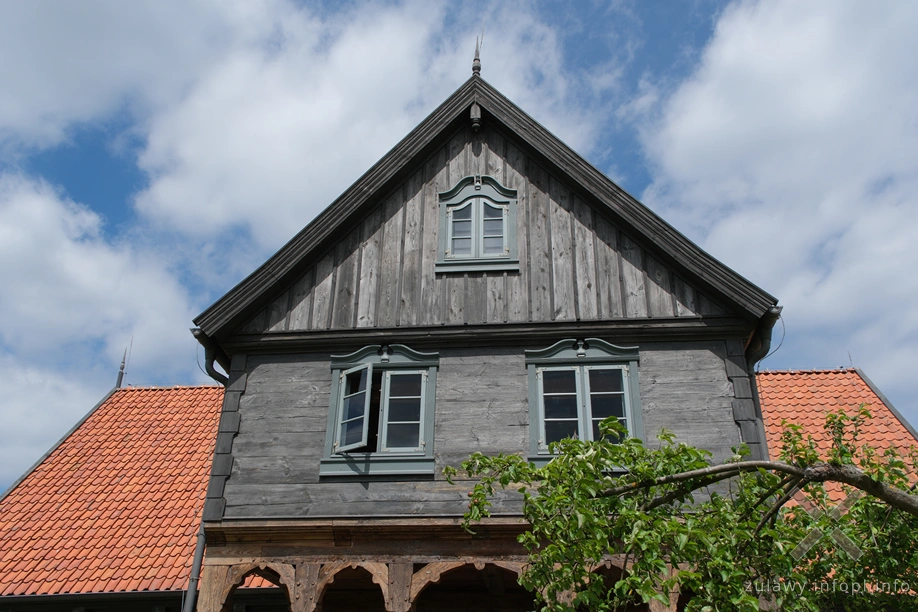 Dom podcieniowy w Mikoszewie Dom podcieniowy w Mikoszewie