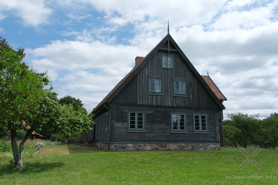 Dom podcieniowy w Mikoszewie Dom podcieniowy w Mikoszewie