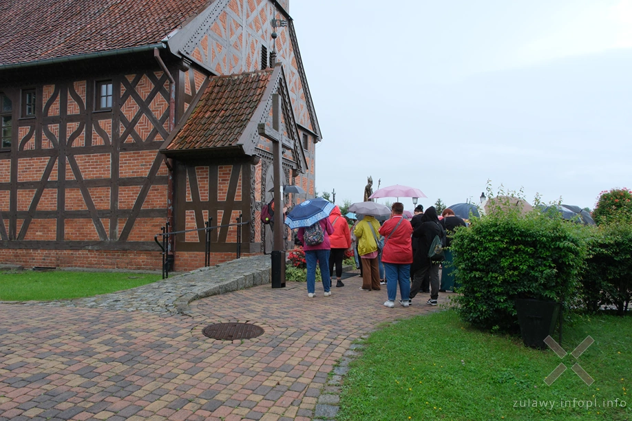 Kościół pw. bł. Doroty z Mątów w Elblągu- zamiennik przedsionka, którego oryginał znajduje się w Malborku- rekonstrukcja 1983 r. Kościół pw. bł. Doroty z Mątów w Elblągu- zamiennik przedsionka, którego oryginał znajduje się w Malborku- rekonstrukcja 1983 r.