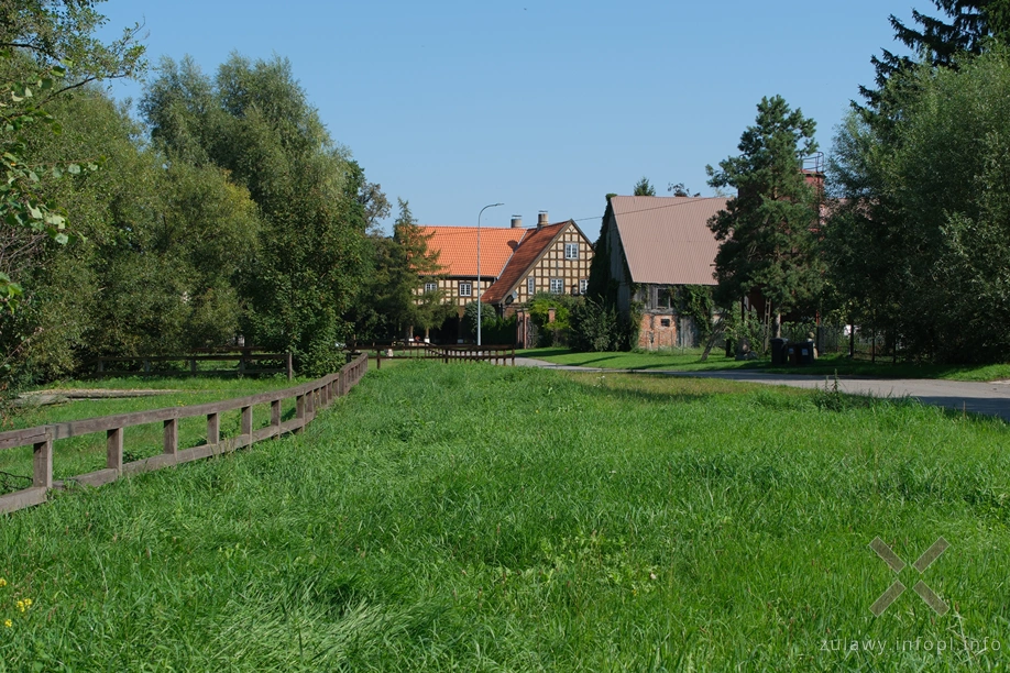 Dom podcieniowy w Marynowach Dom podcieniowy w Marynowach