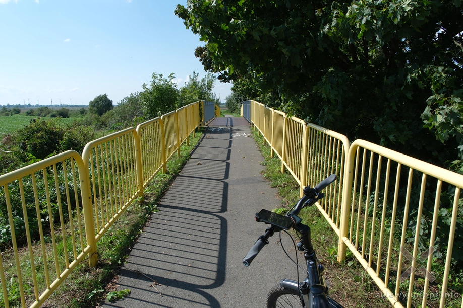 Most rowerowy (dawna przeprawa kolejki wąskotorowej), styk rzek Święta – Tuga Most rowerowy (dawna przeprawa kolejki wąskotorowej), styk rzek Święta – Tuga